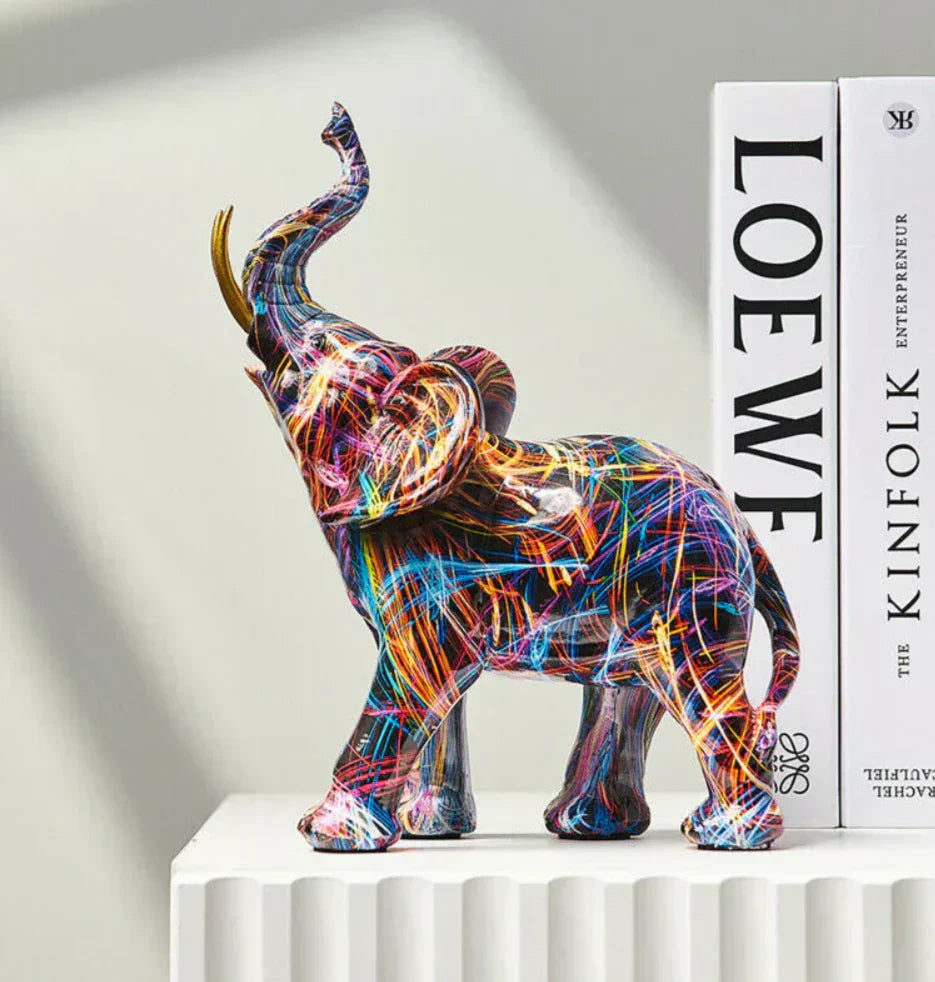 Sculpture artistique d'un éléphant au design graffiti